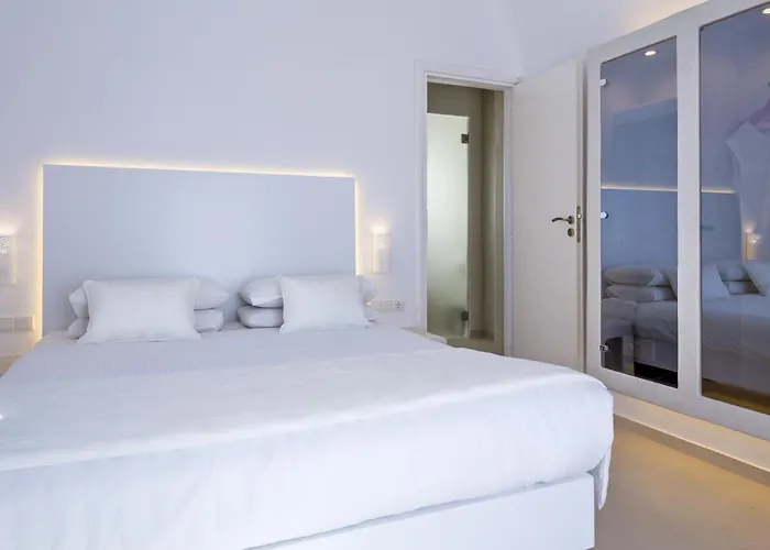 Art Santorini 4* Pýrgos