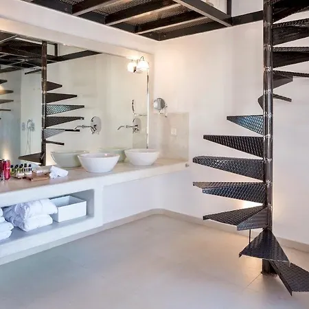 Art Santorini Hotel 4*