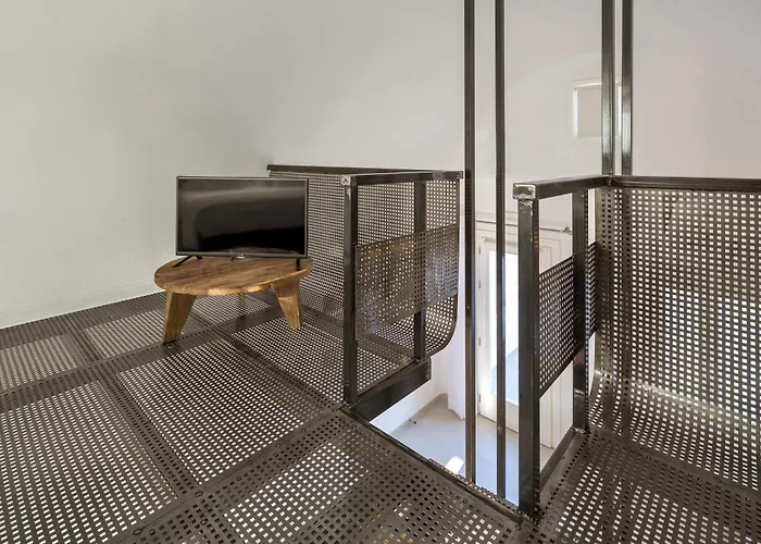 Art Santorini Pýrgos