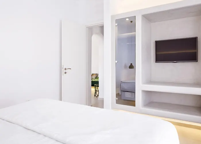 Art Santorini Pýrgos