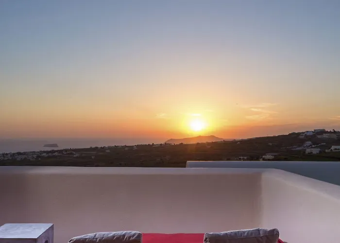 Art Santorini Pýrgos