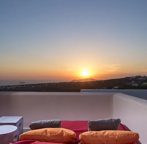 Art Santorini (adults Only)